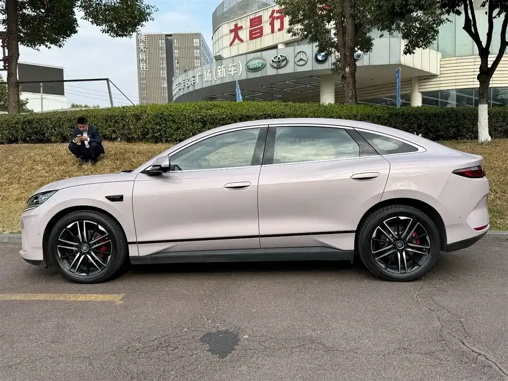 BYD Qin L — фото 8