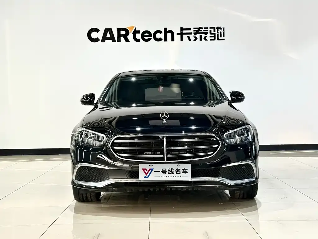 Mercedes-Benz E-Class — фото 1