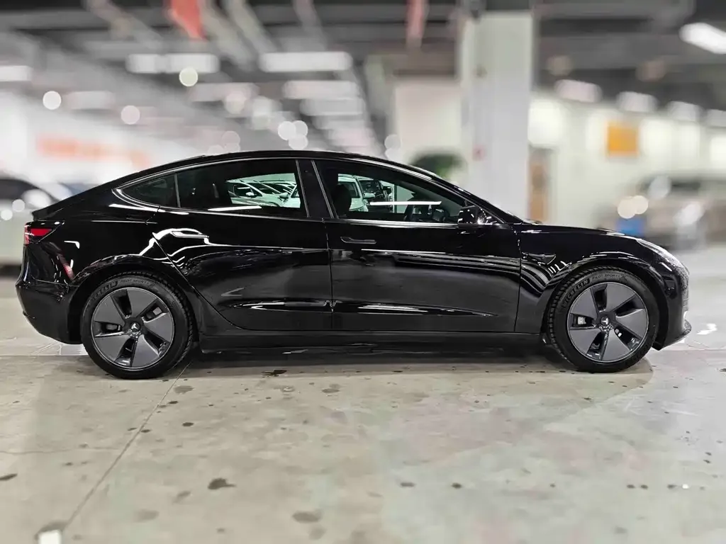 Tesla Model 3 — фото 6