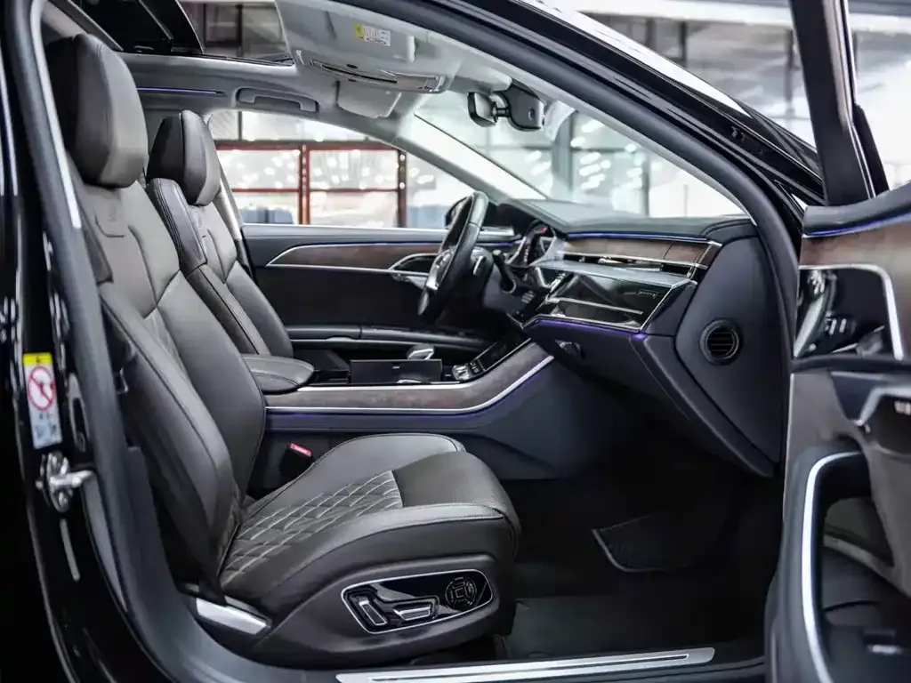Audi A8 — фото 5