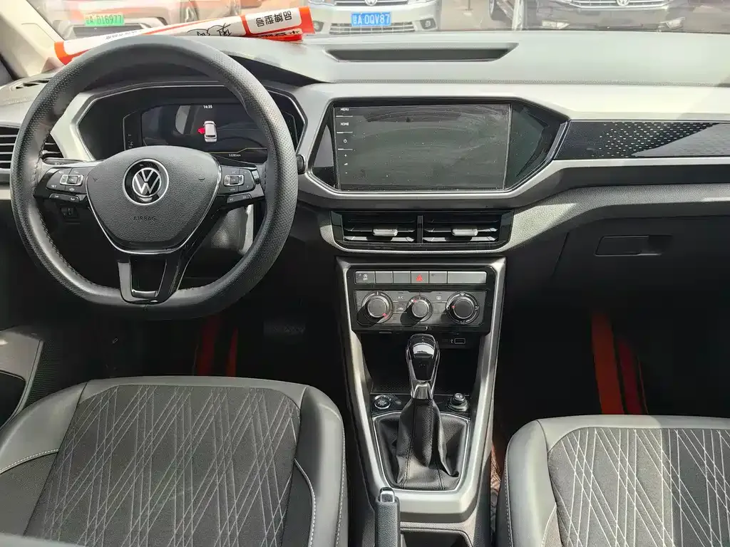 Volkswagen T-Cross — фото 8