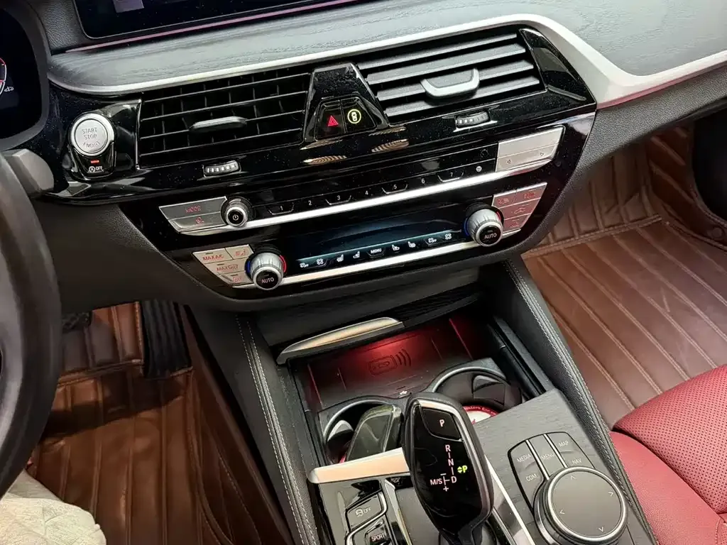 BMW 5 Series 2026 из CN, фото 5
