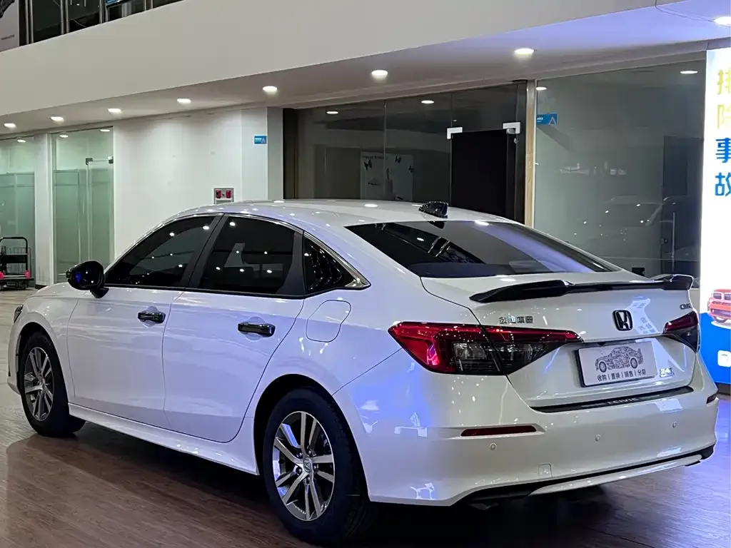 Honda Civic — фото 3