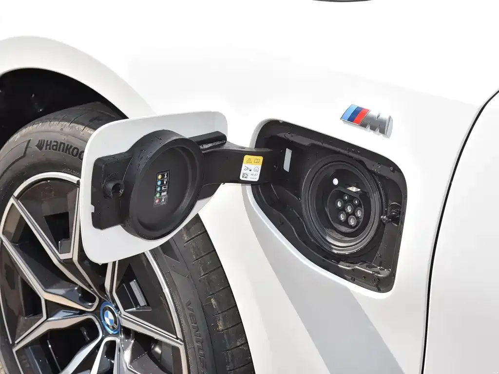 BMW i5 — фото 3
