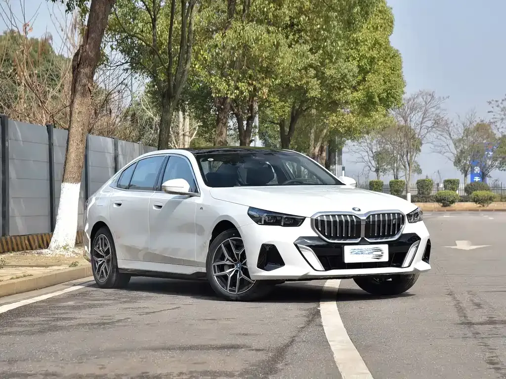 BMW i5 — фото 10