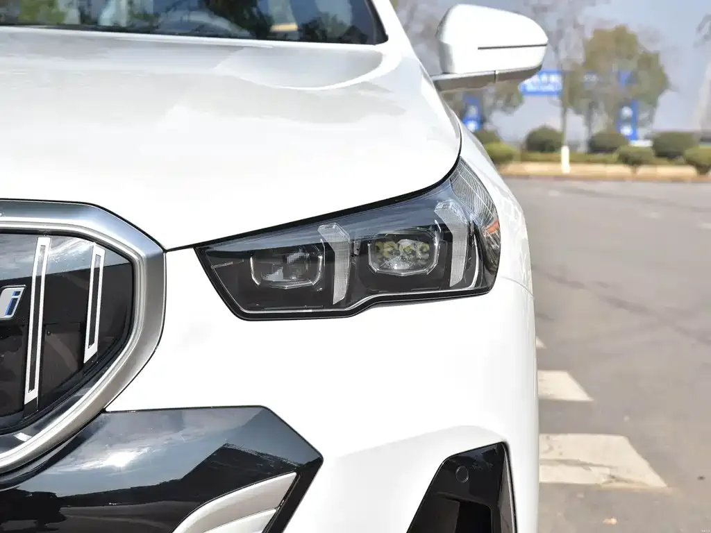 BMW i5 — фото 2