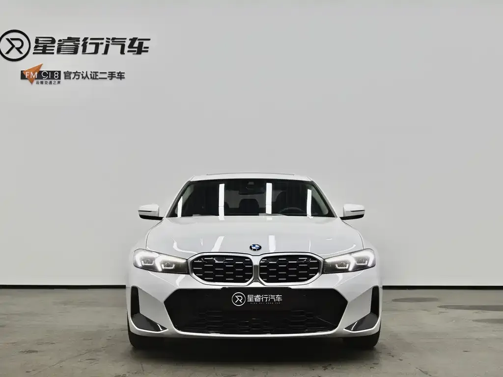 BMW 3 Series 2024 из CN, фото 9
