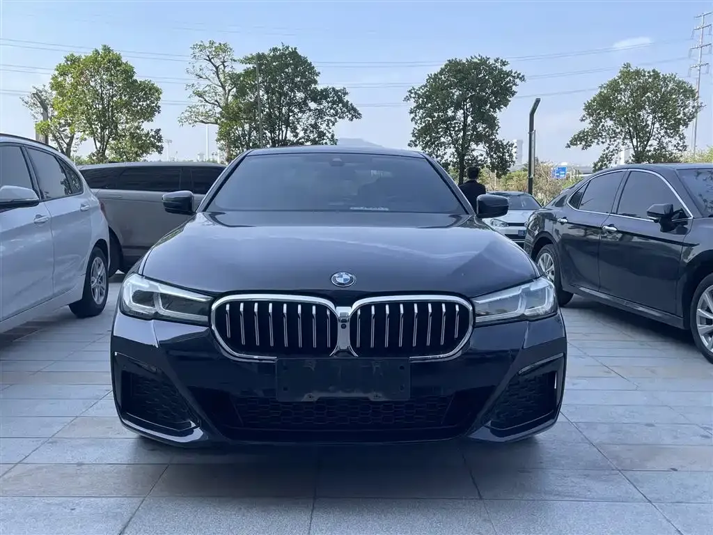 BMW 5 Series — фото 9