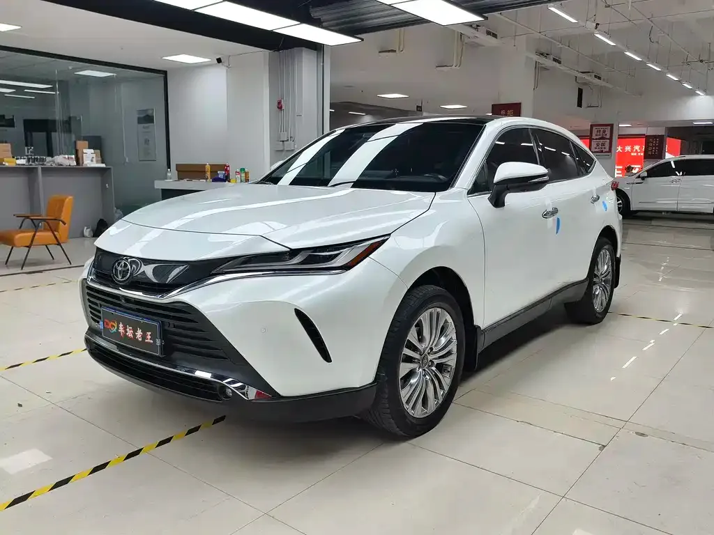 Toyota Harrier — фото 1