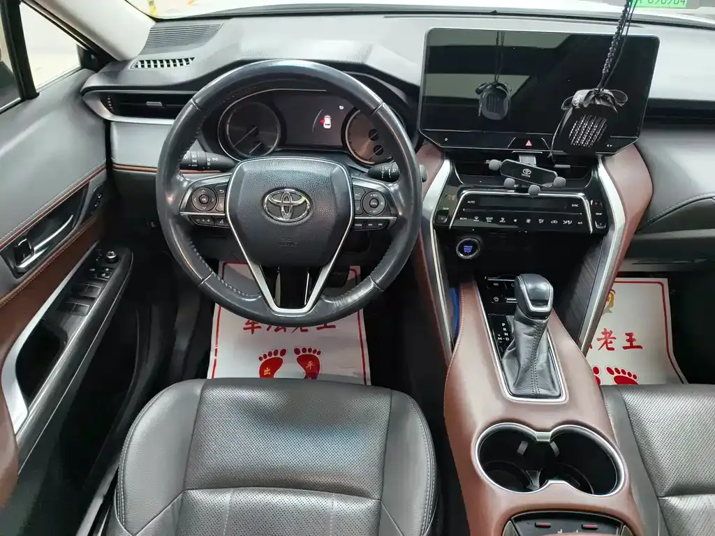 Toyota Harrier — фото 5