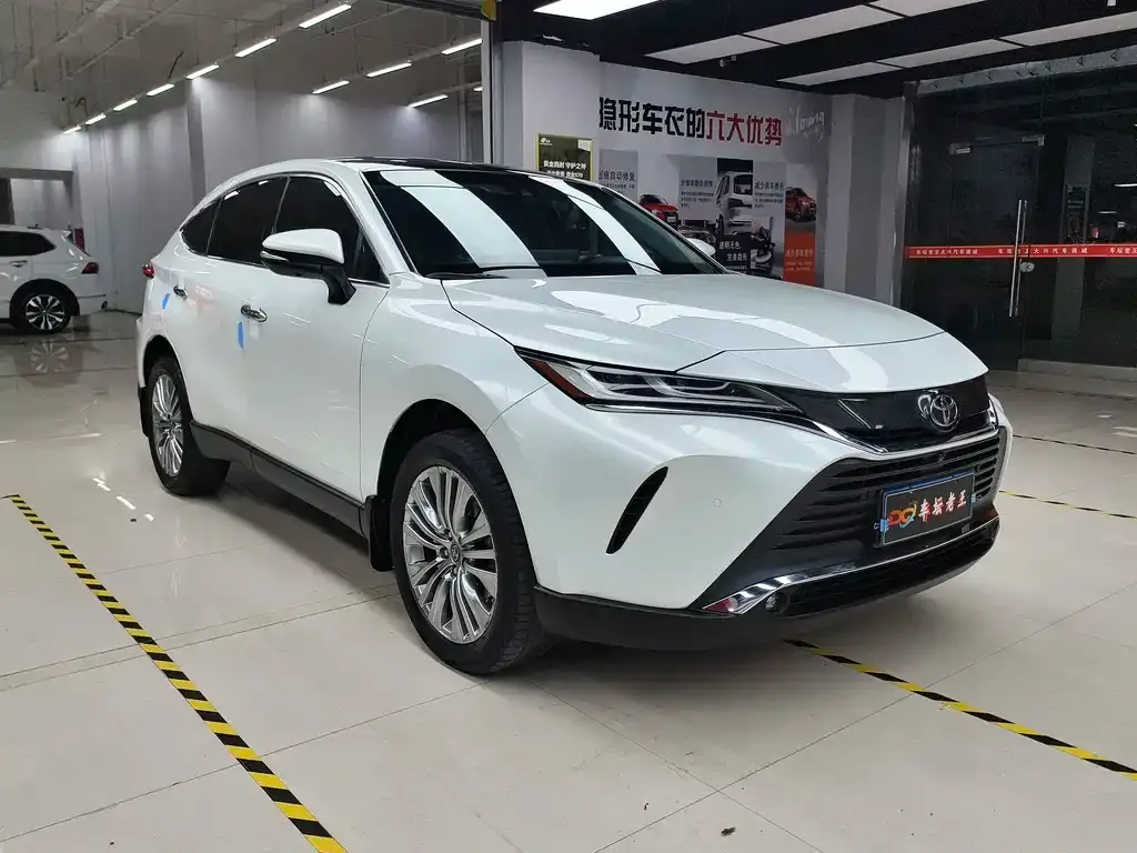 Toyota Harrier — фото 3
