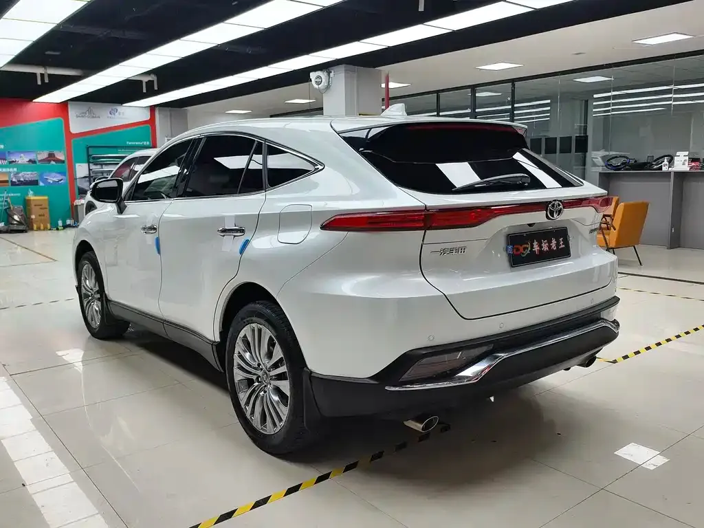 Toyota Harrier — фото 4