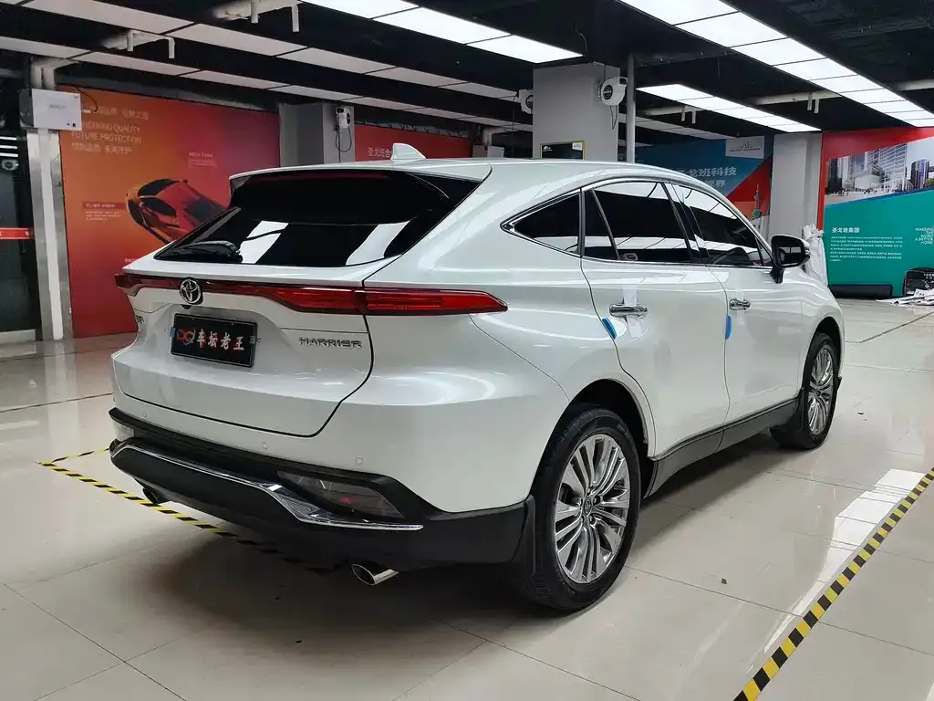 Toyota Harrier — фото 10