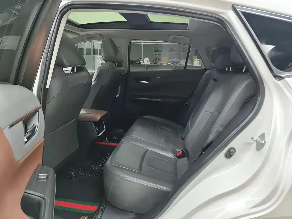 Toyota Harrier — фото 6