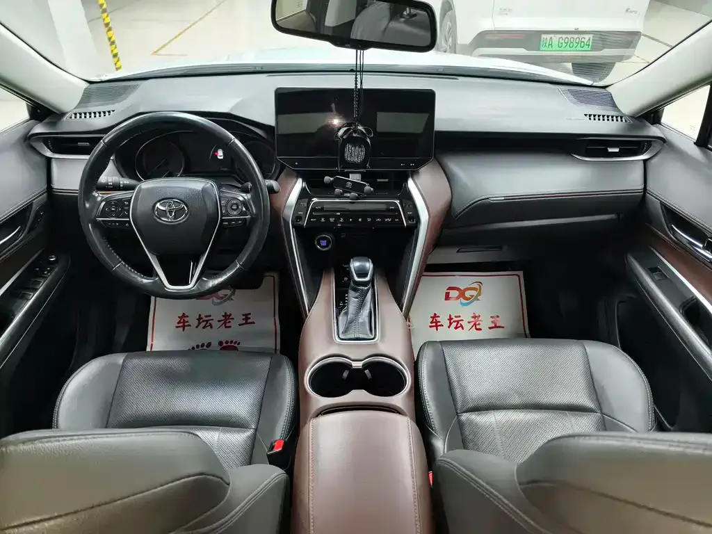 Toyota Harrier — фото 7