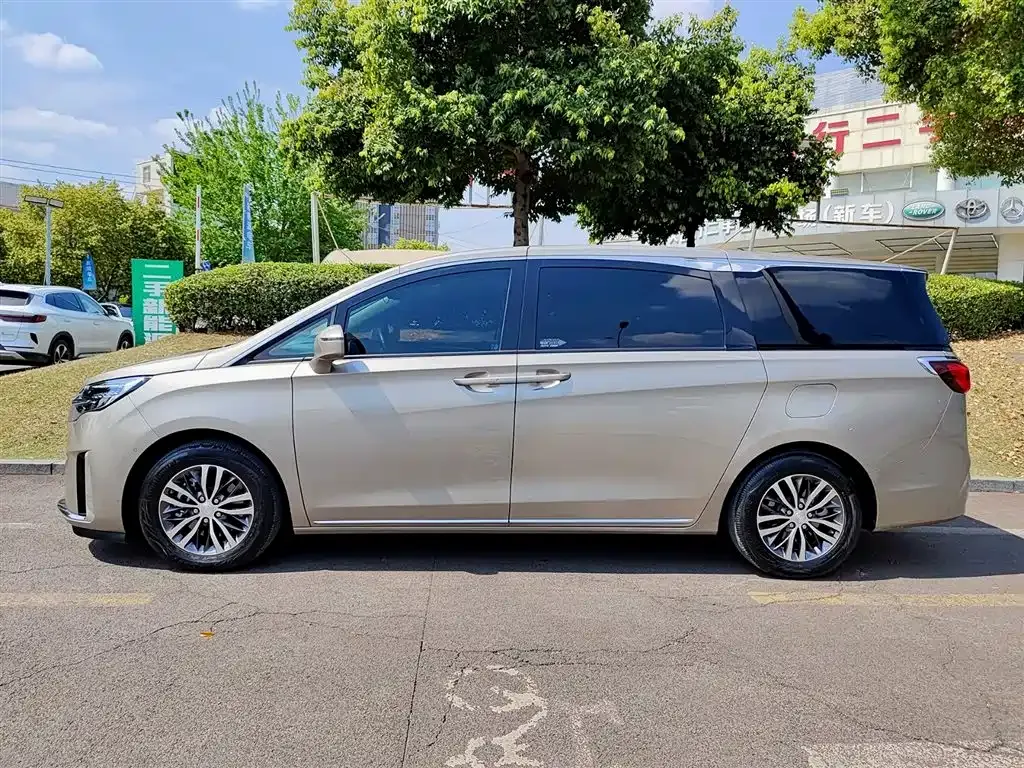 Buick GL8 2023 из CN, фото 8