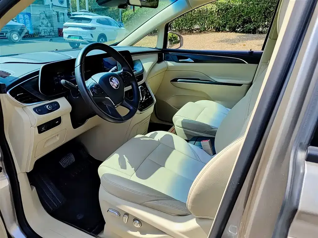 Buick GL8 2023 из CN, фото 7