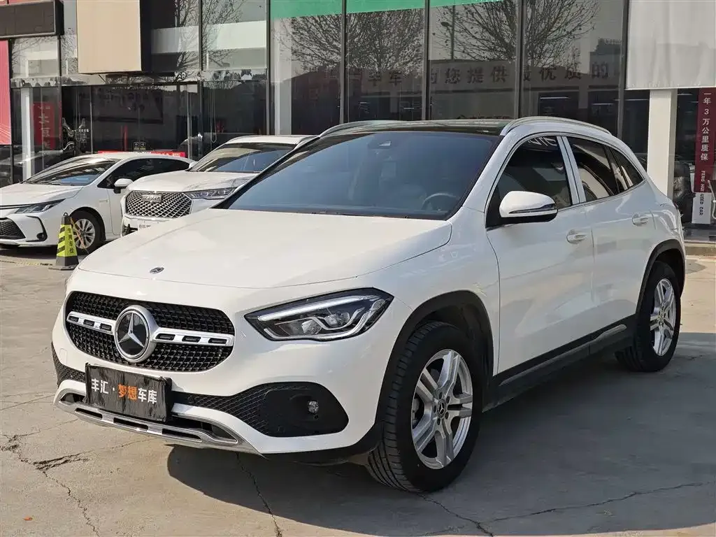 Mercedes-Benz GLA — фото 1