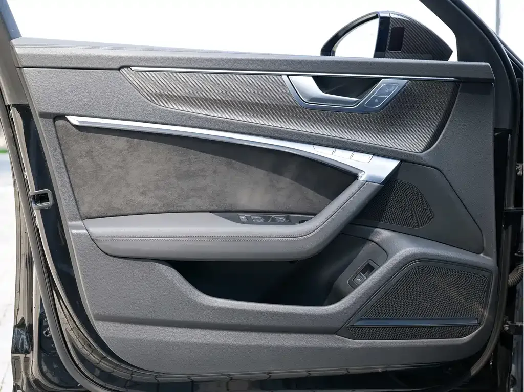 Audi RS 6 2021 из CN, фото 5