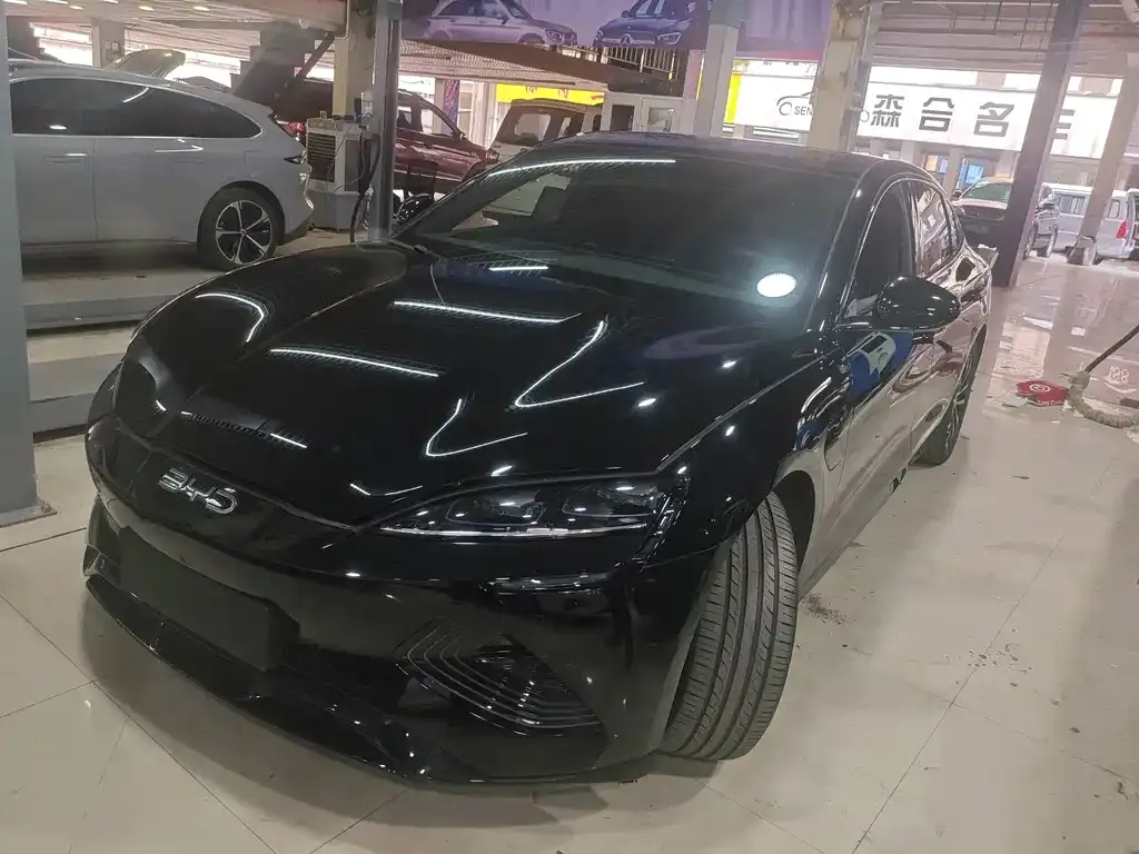 BYD Seal — фото 1