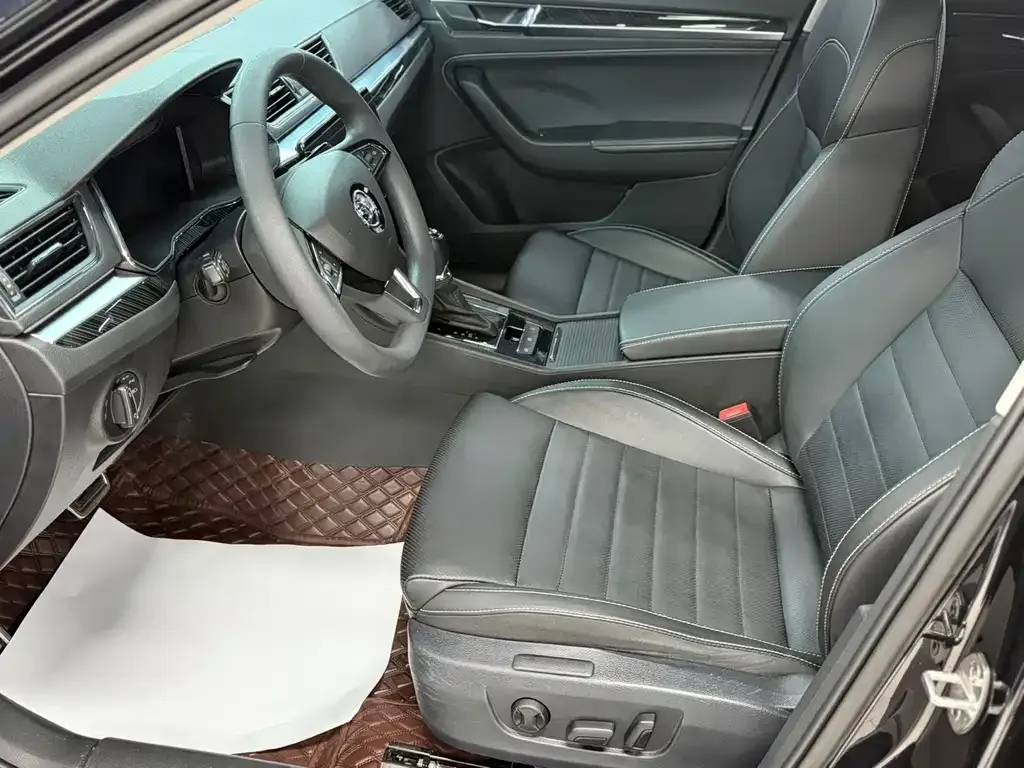 Skoda Superb 2022 из CN, фото 4