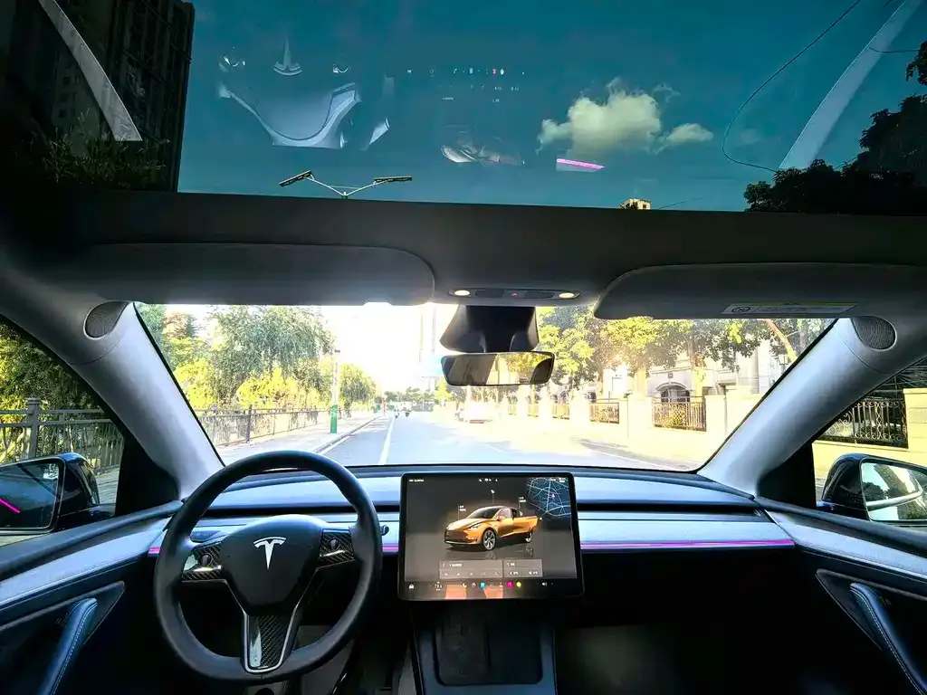 Tesla Model Y — фото 4