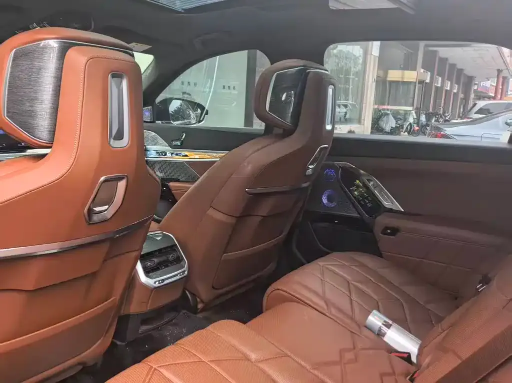BMW i7 2024 из CN, фото 3