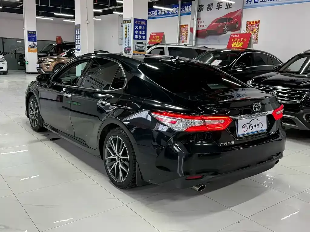 Toyota Camry 2022 из CN, фото 2