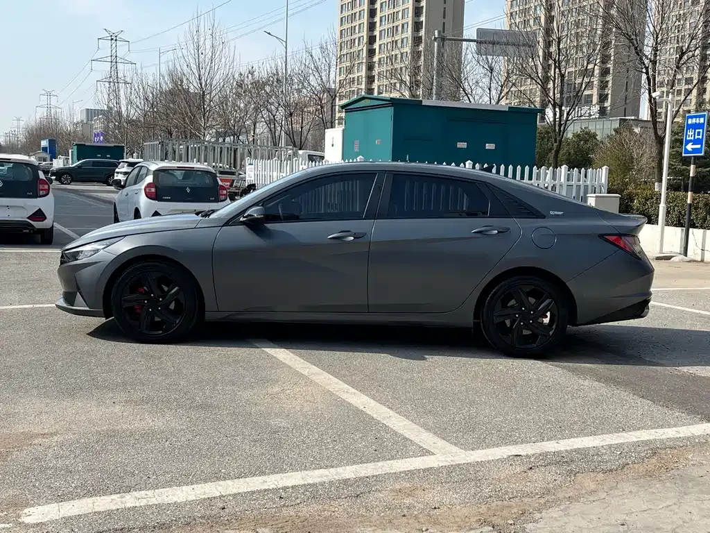 Hyundai Elantra — фото 10