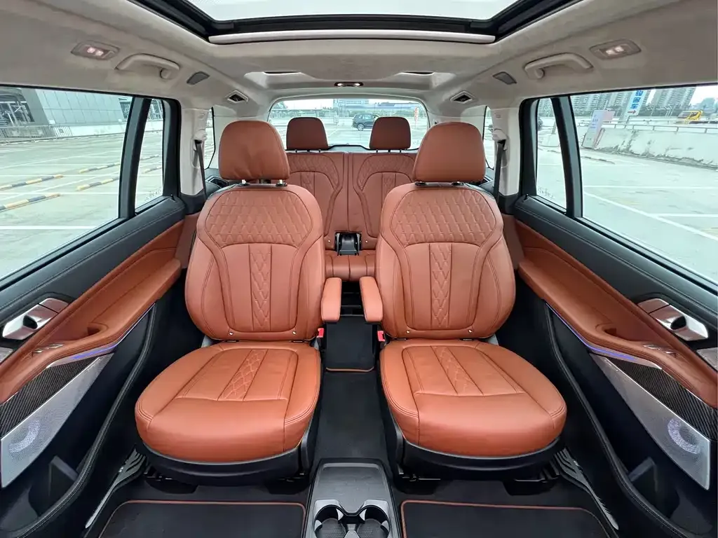BMW X7 M60i 2025 из CN, фото 9