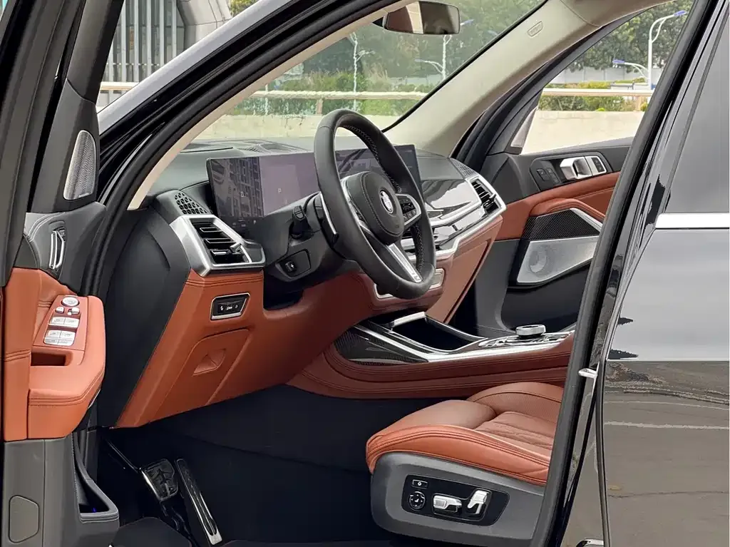 BMW X7 M60i 2025 из CN, фото 3