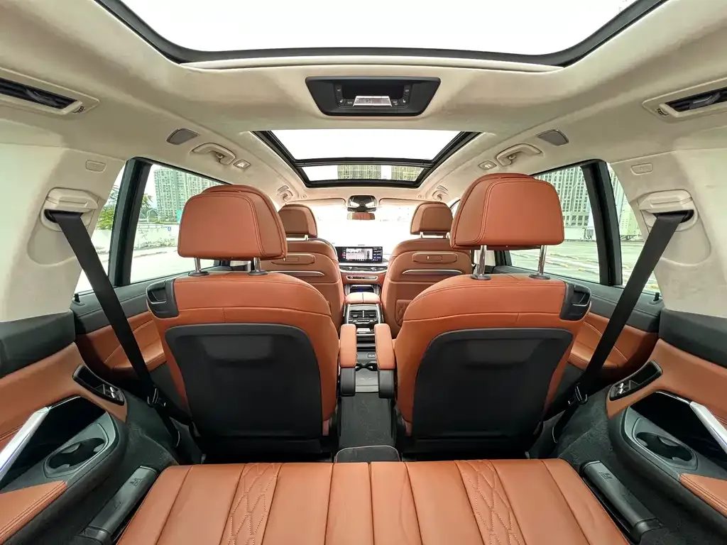 BMW X7 M60i 2025 из CN, фото 8