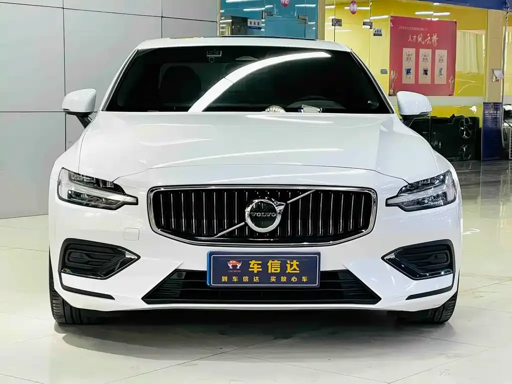 Volvo S60 — фото 4
