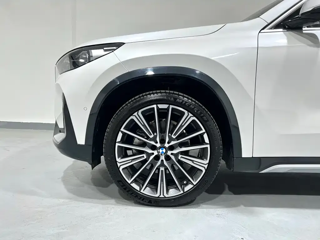BMW X1 — фото 8