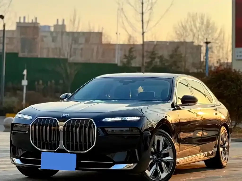 BMW 7 Series 2024 из CN, фото 1