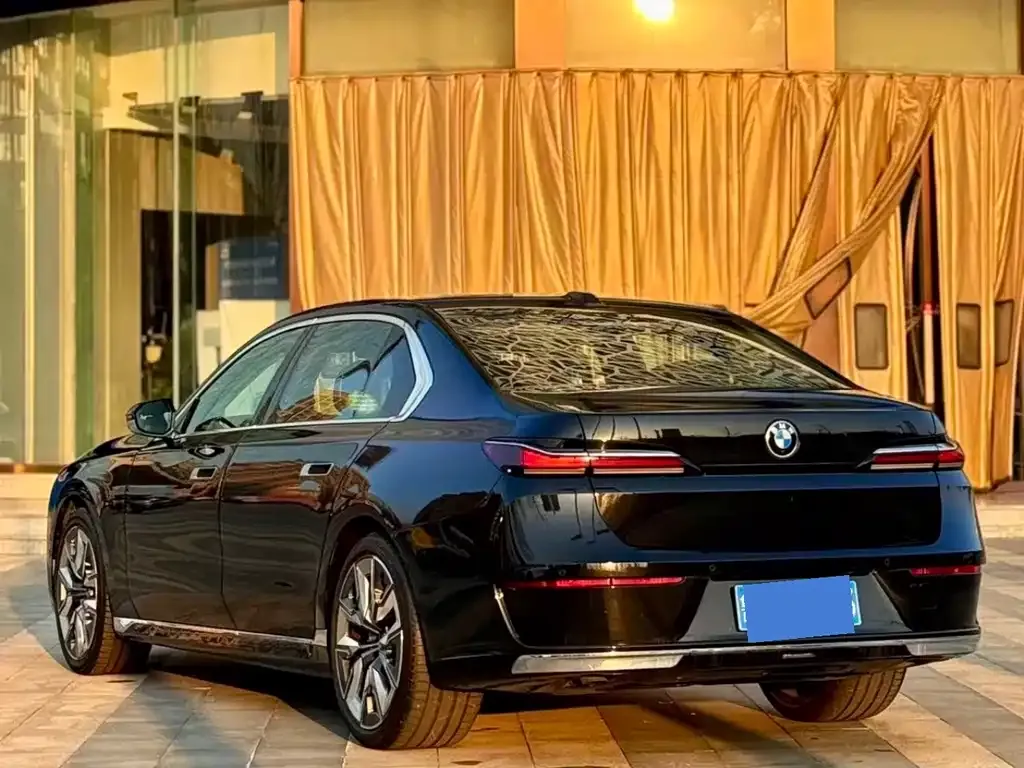 BMW 7 Series 2024 из CN, фото 8