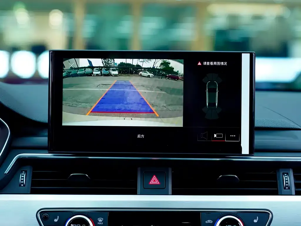 Audi A4L 2022 из CN, фото 2
