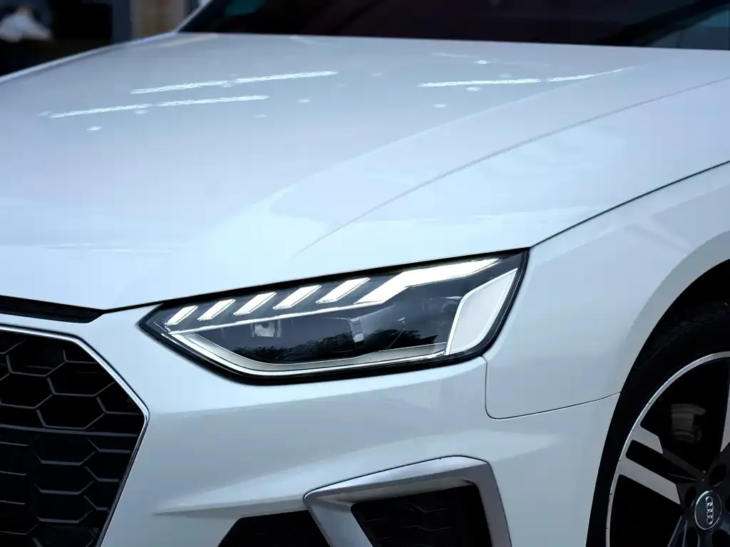 Audi A4L 2022 из CN, фото 6