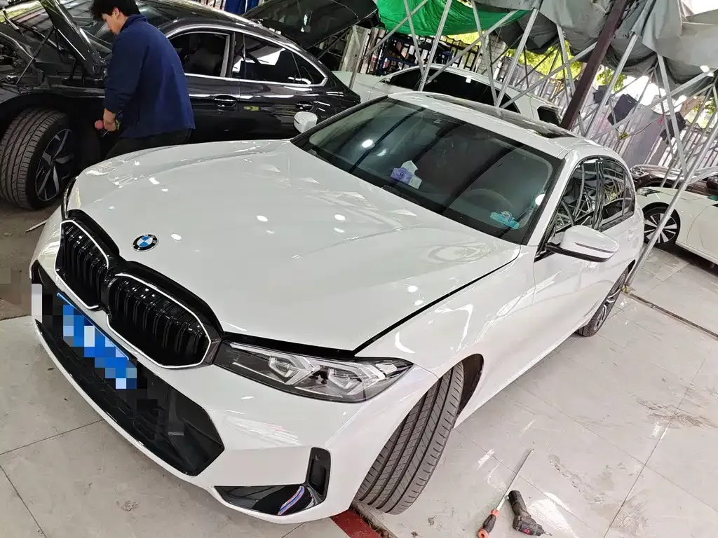 BMW 3 Series 2023 из CN, фото 10