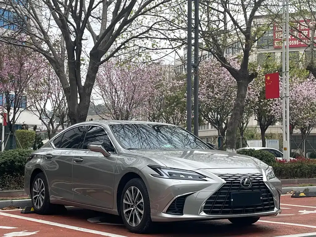 Lexus ES — фото 9