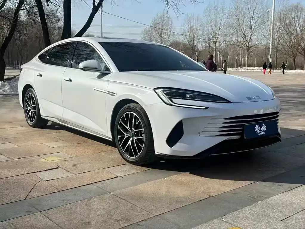 BYD Seal — фото 8