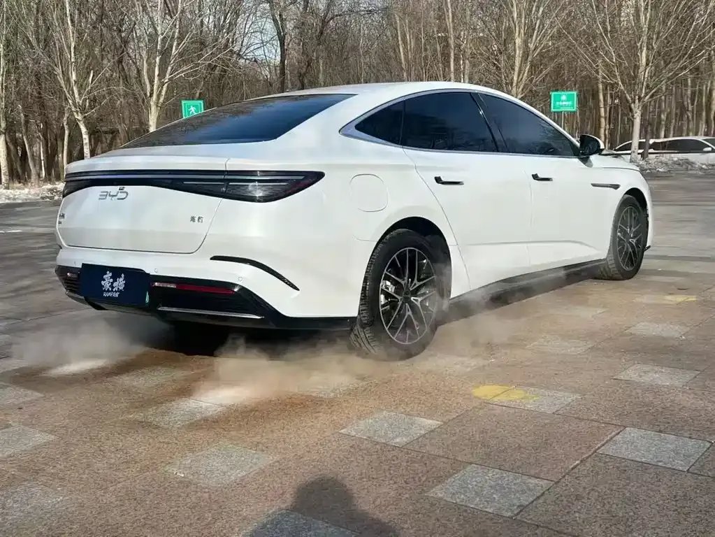 BYD Seal — фото 7