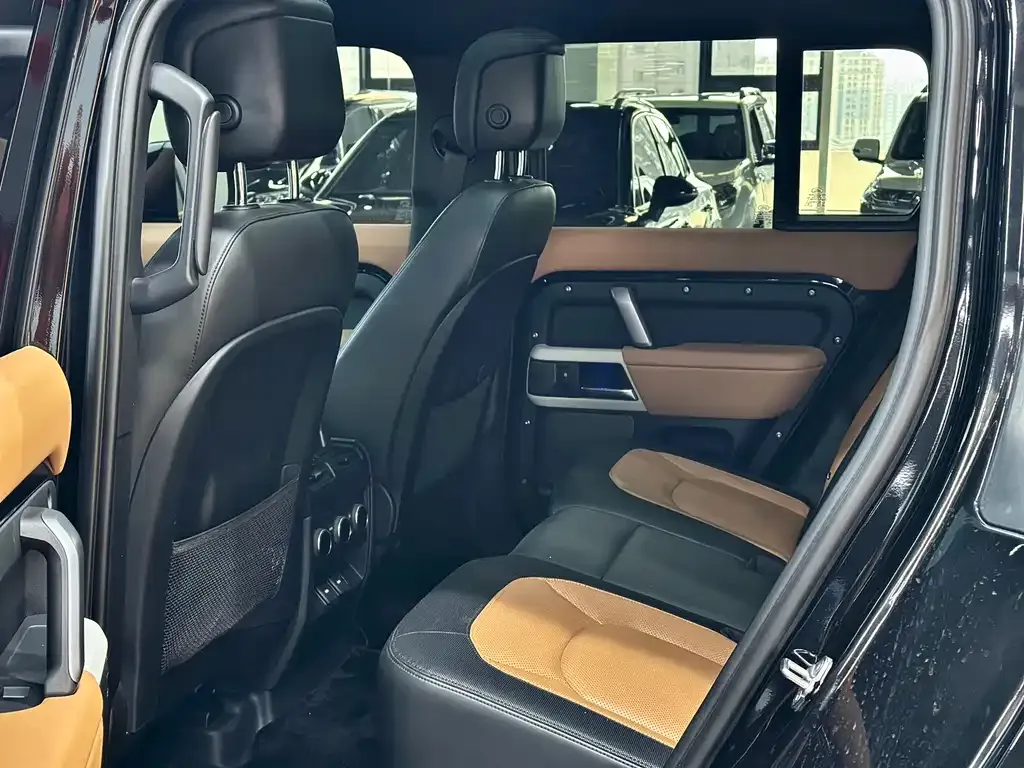 Land Rover Defender — фото 9