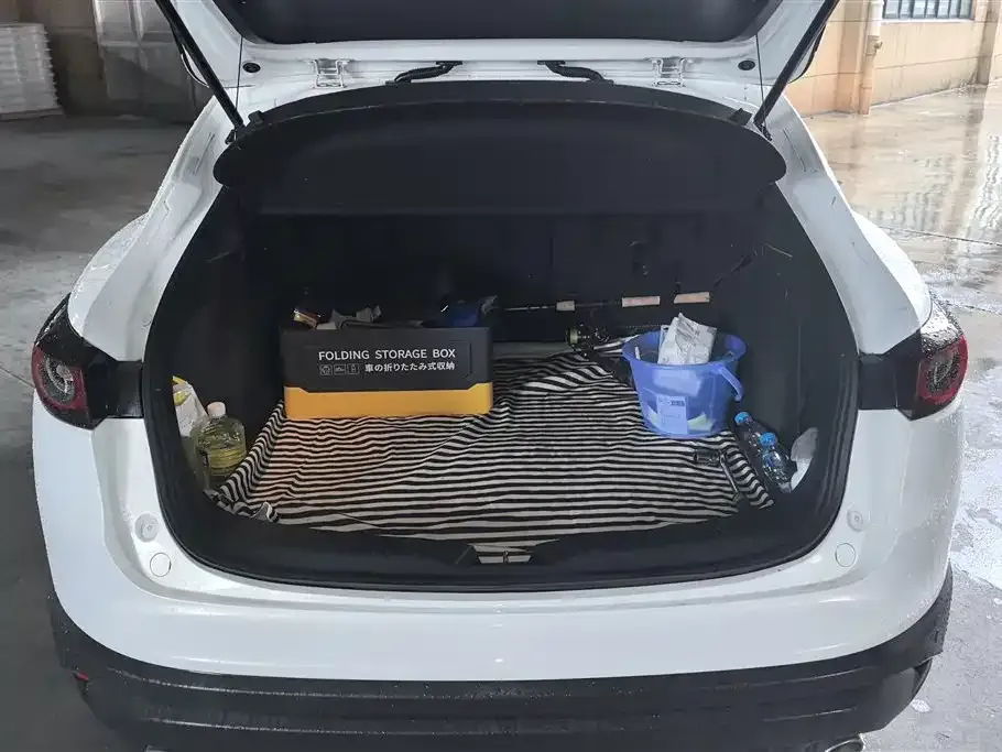 Mazda CX-4 2023 из CN, фото 9