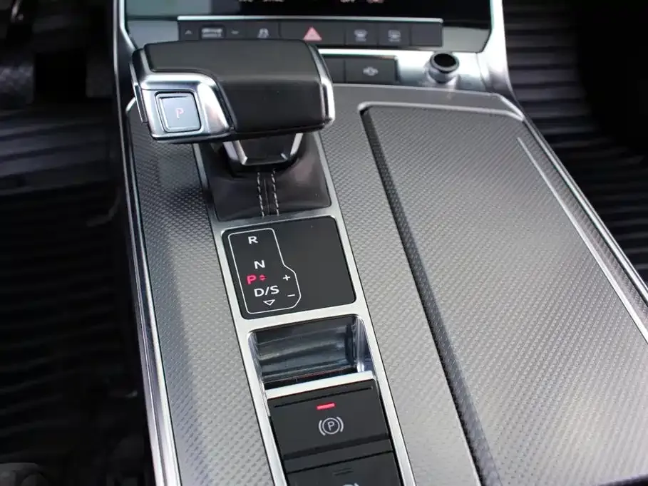 Audi A6L 2021 из CN, фото 6
