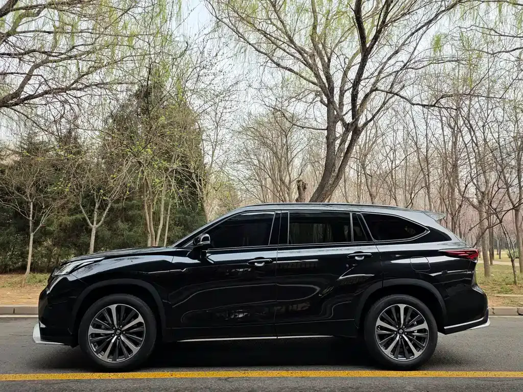 Toyota Crown Kluger 2026 из CN, фото 10