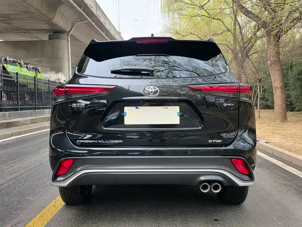 Toyota Crown Kluger 2026 из CN, фото 4