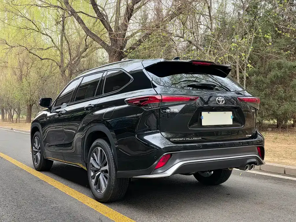 Toyota Crown Kluger 2026 из CN, фото 6