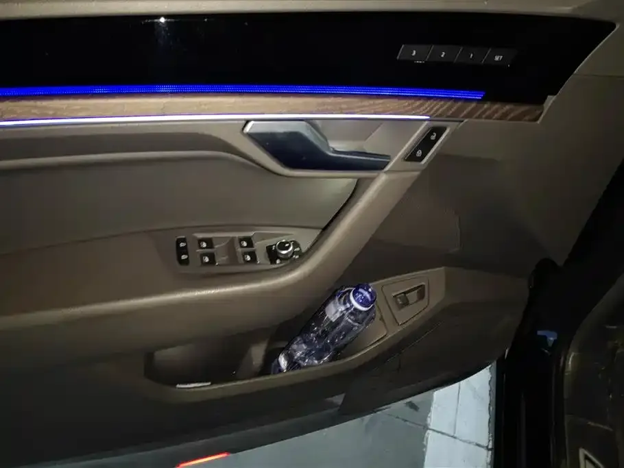 Volkswagen Touareg 2023 из CN, фото 7