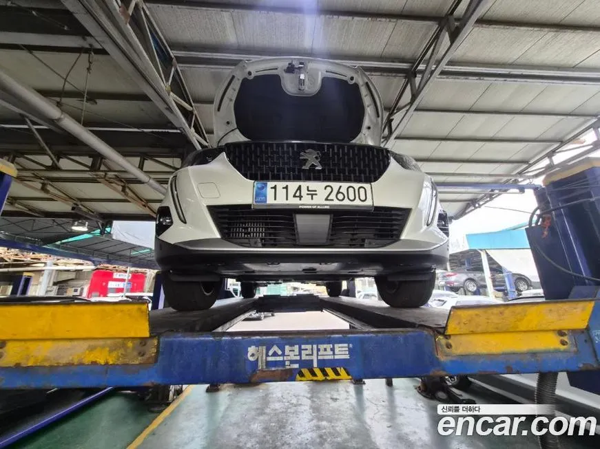 Peugeot 2008 2023 из KR, фото 1